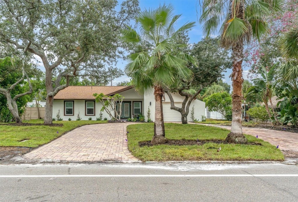 Photo of 2010 Pinellas Point Drive S, St Petersburg, FL 33712 (MLS # TB8554040)