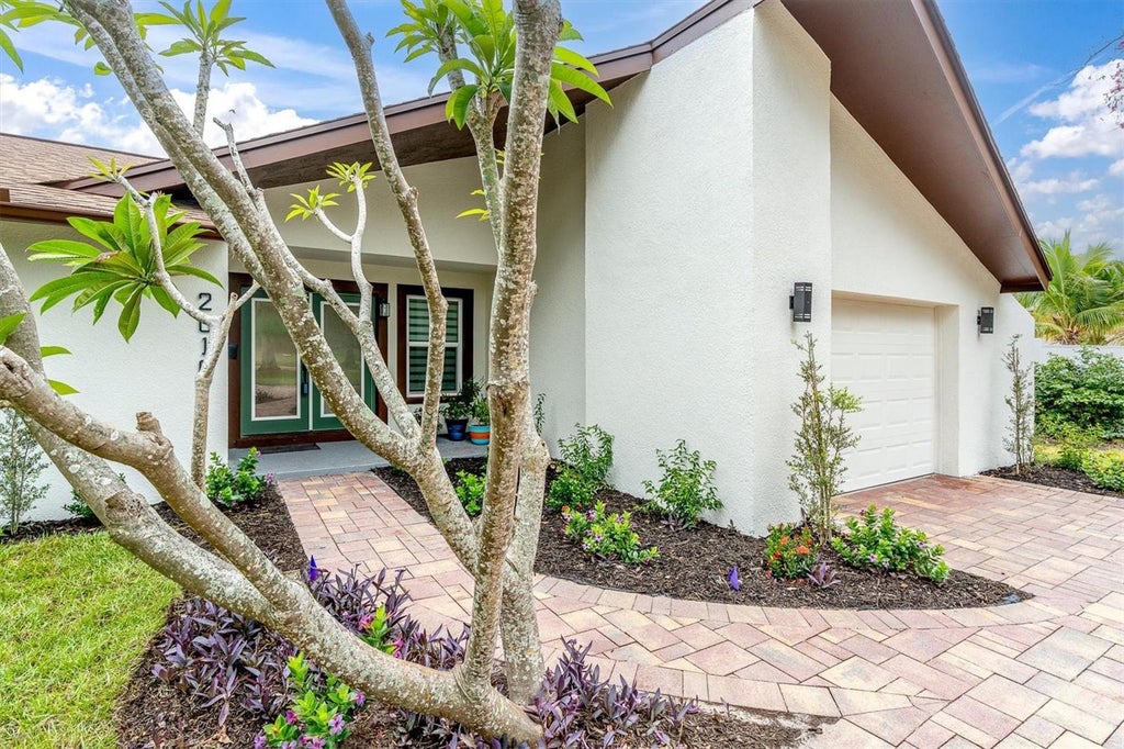 Photo of 2010 Pinellas Point Drive S, St Petersburg, FL 33712 (MLS # TB8554040)