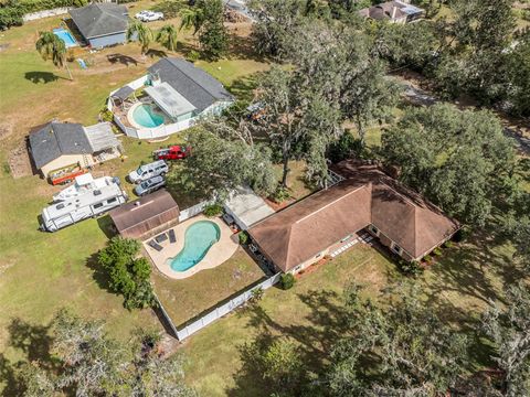 A home in VALRICO