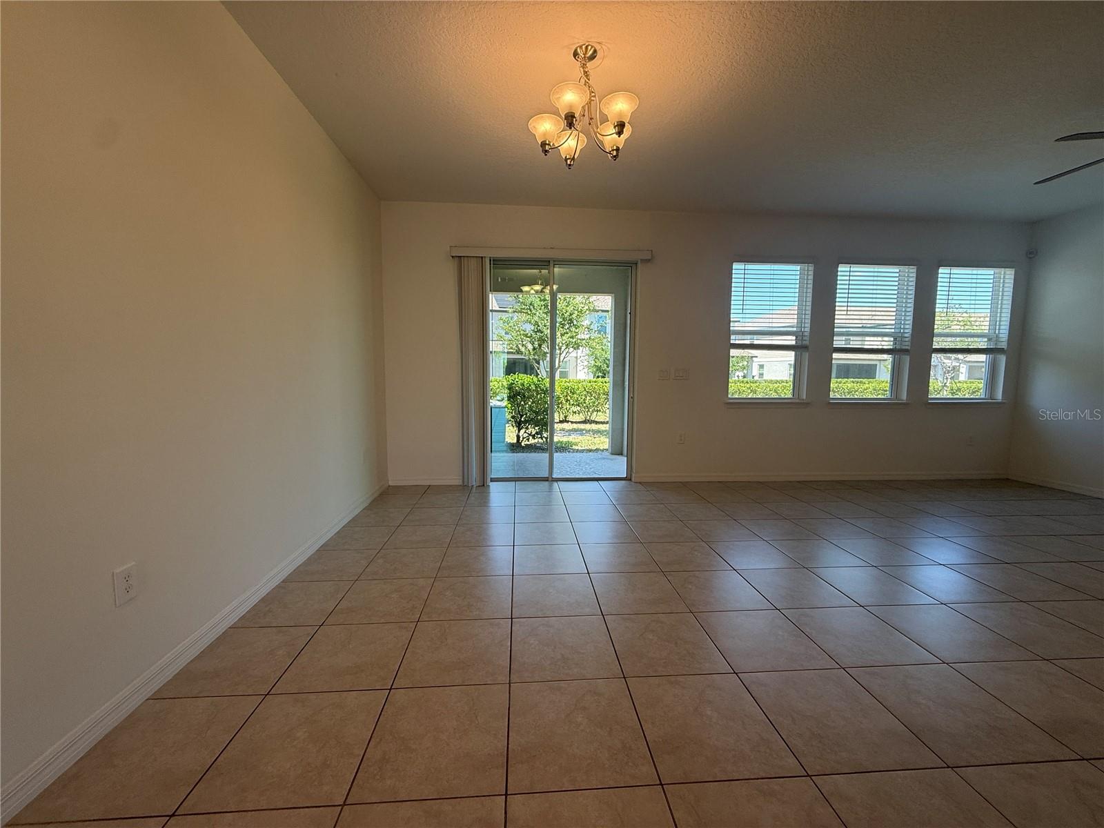 ARBORS/MDW WOODS - Residential Lease