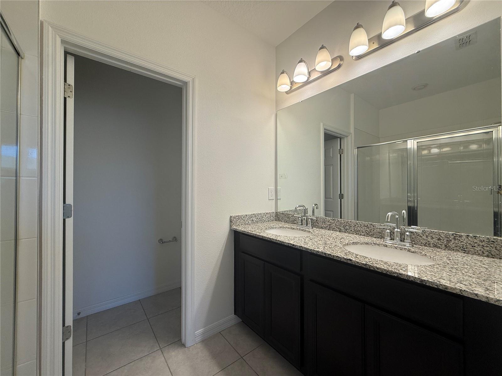 ARBORS/MDW WOODS - Residential Lease
