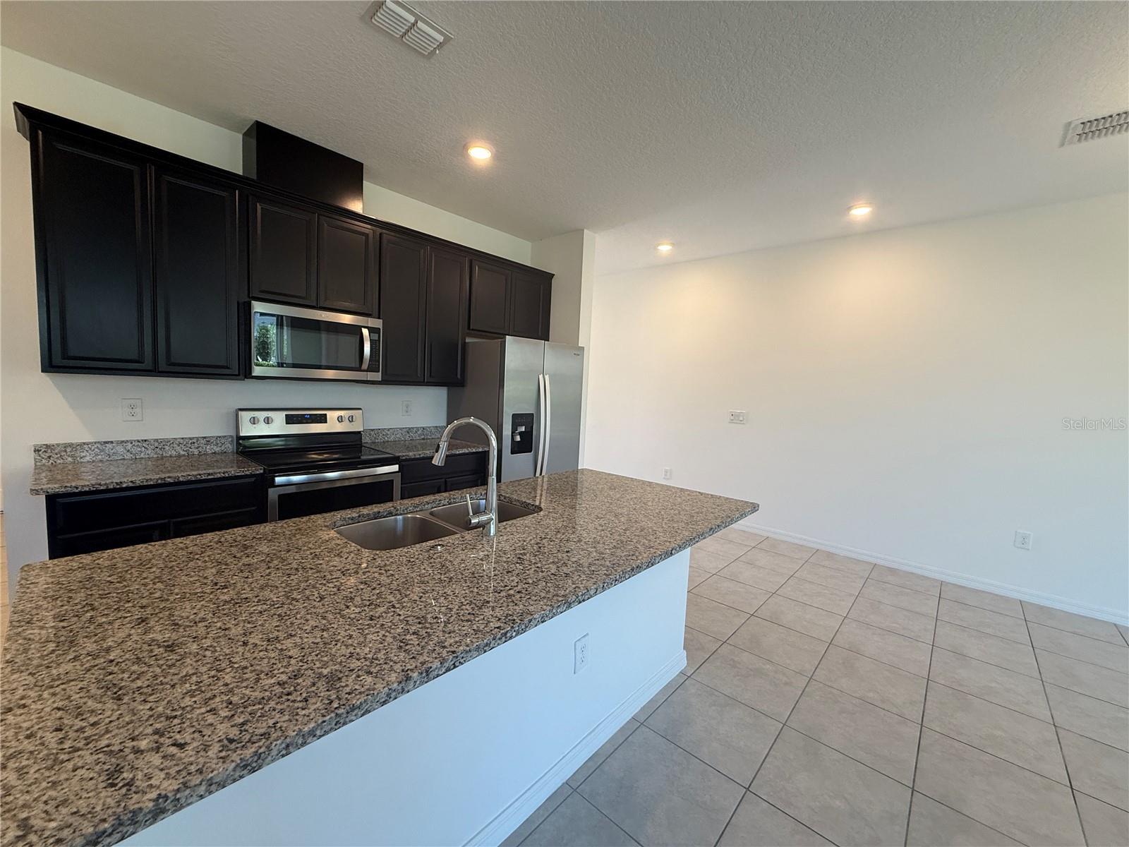 ARBORS/MDW WOODS - Residential Lease