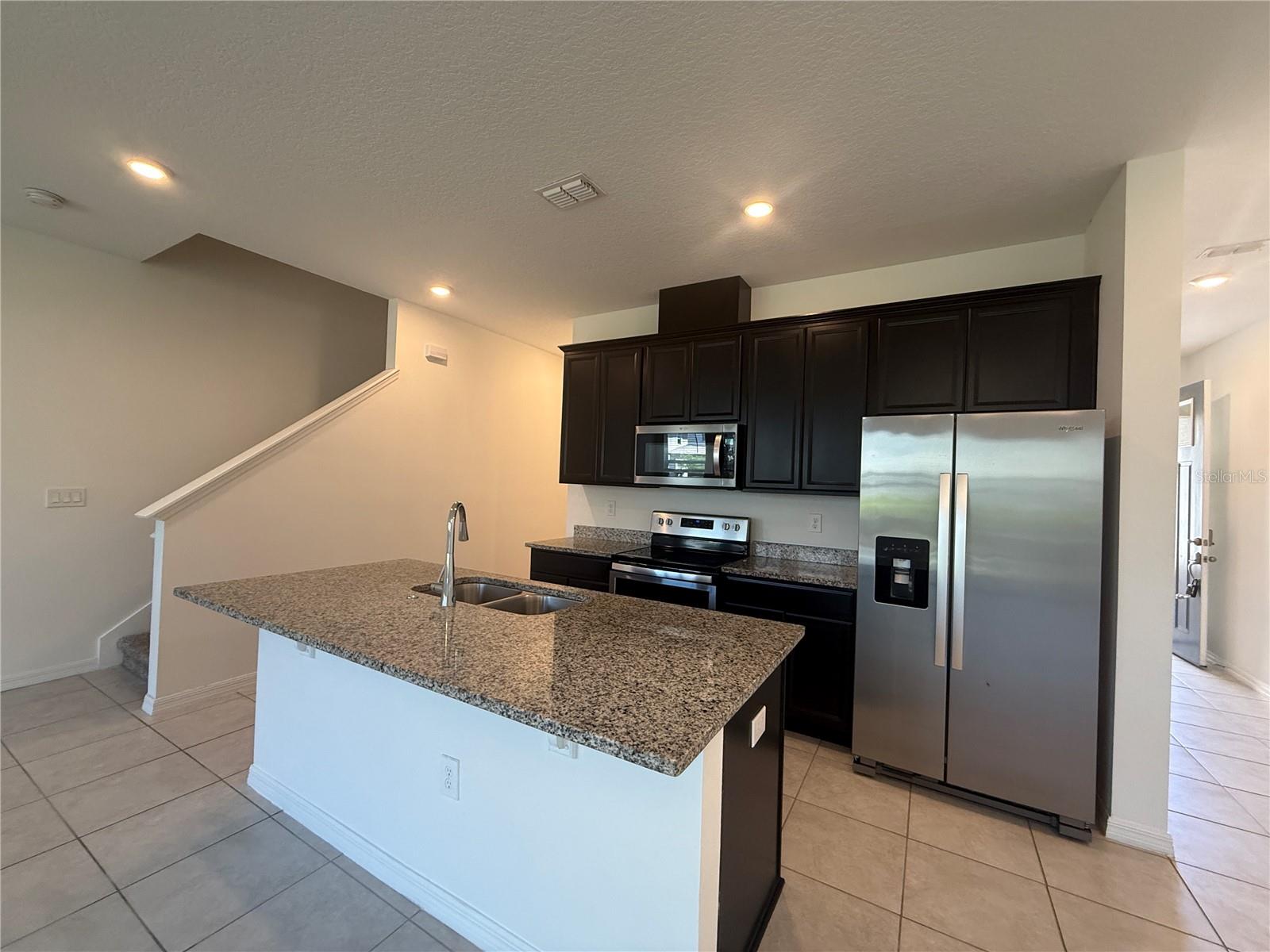 ARBORS/MDW WOODS - Residential Lease