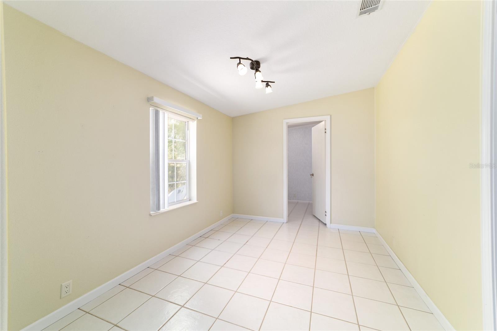 CIRCLE SQUARE RANCHES - Residential