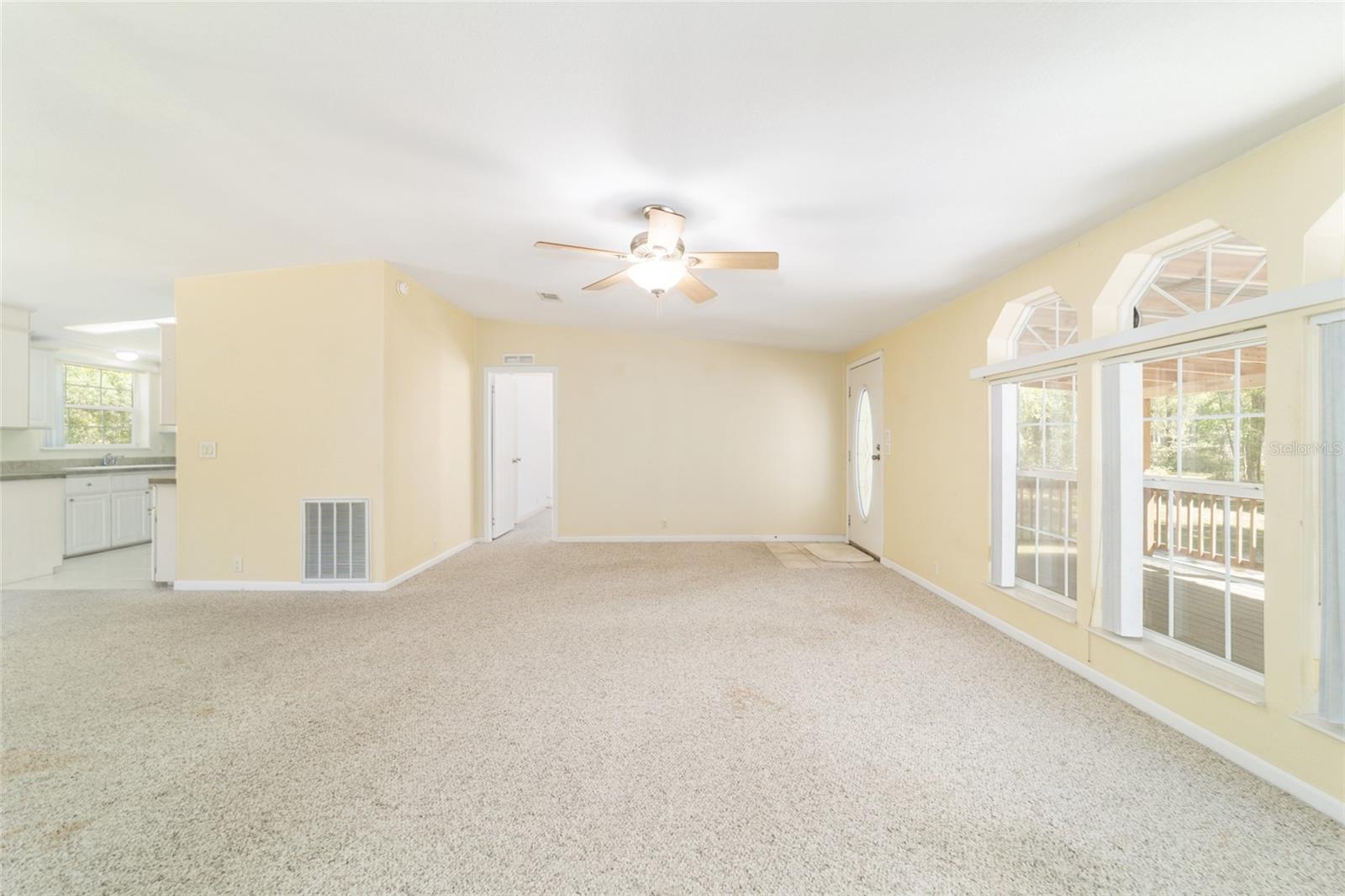 CIRCLE SQUARE RANCHES - Residential