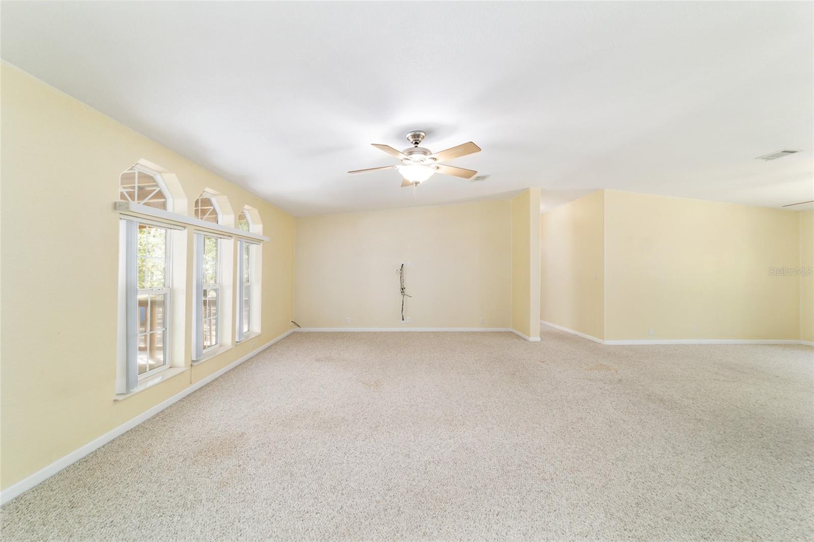 CIRCLE SQUARE RANCHES - Residential