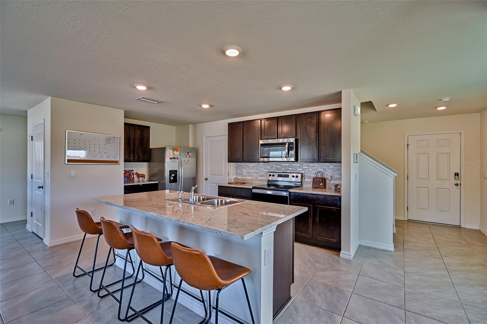 AVALON WOODS PH 3 PB 39 PG 14 - Residential Lease
