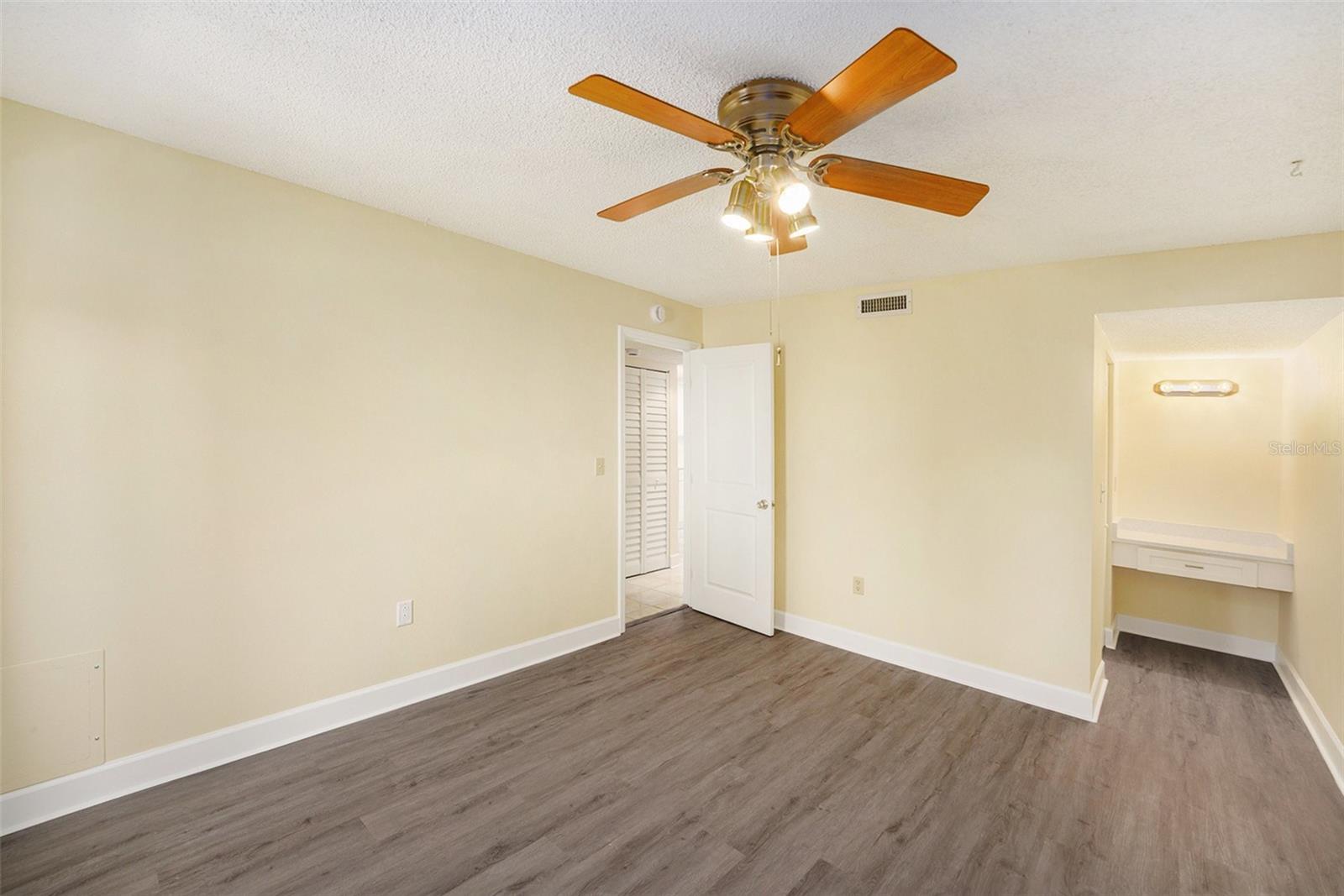 PEPPERTREE LAKE CONDO - Residential