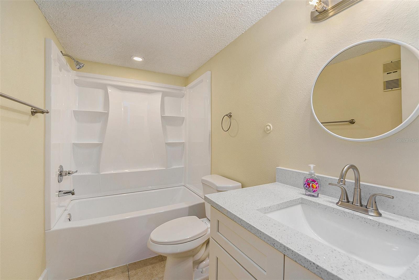 PEPPERTREE LAKE CONDO - Residential