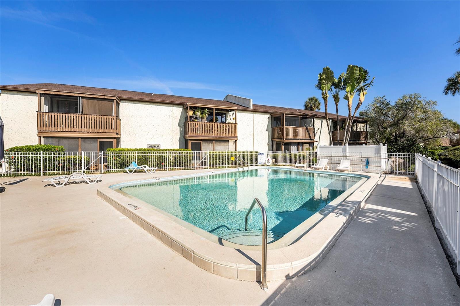 PEPPERTREE LAKE CONDO - Residential