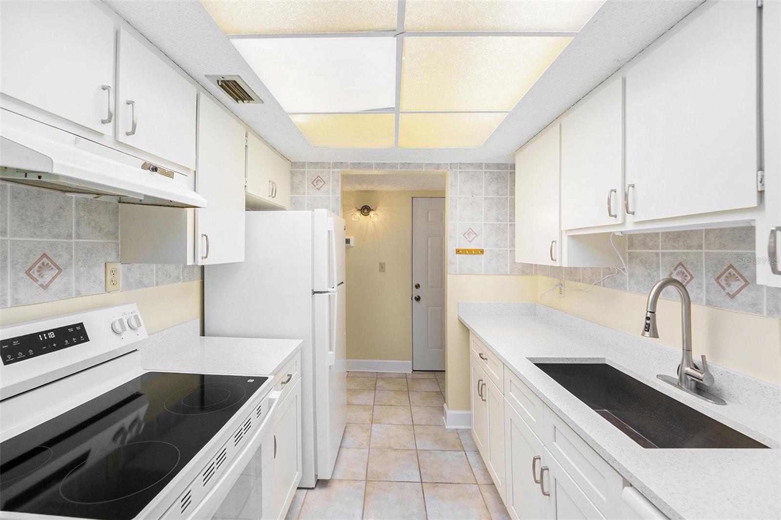 PEPPERTREE LAKE CONDO - Residential