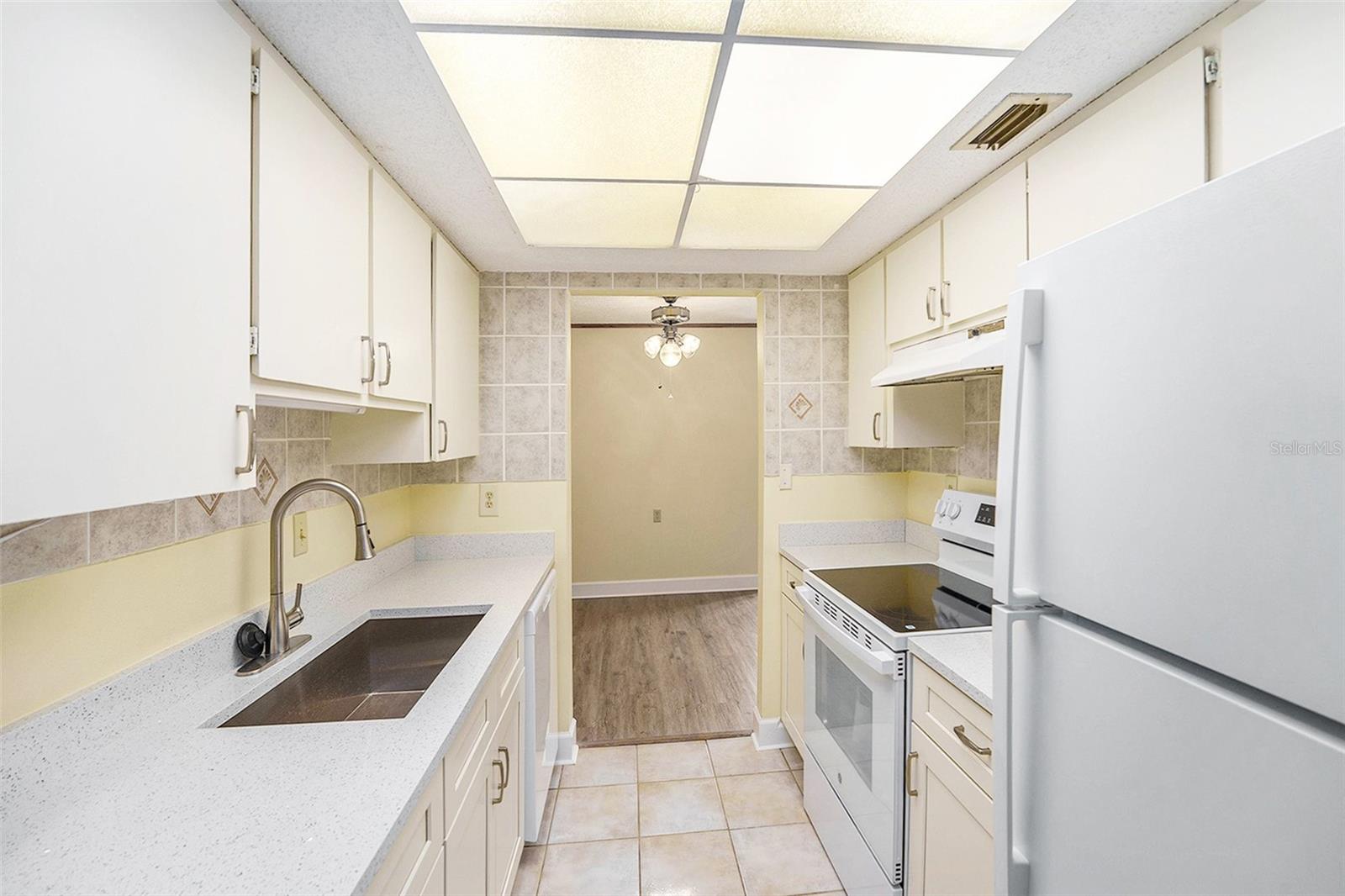 PEPPERTREE LAKE CONDO - Residential