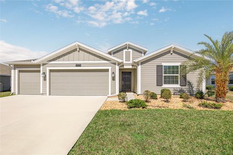 Photo of 5125 Fluorite Drive, Mount Dora, FL 32757 (MLS # G5108274)