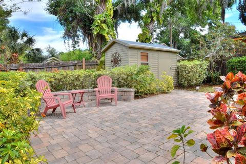 A home in LAKELAND