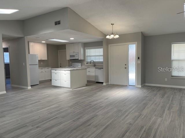 RUSTIC OAKS 1ST ADD - Residential Lease