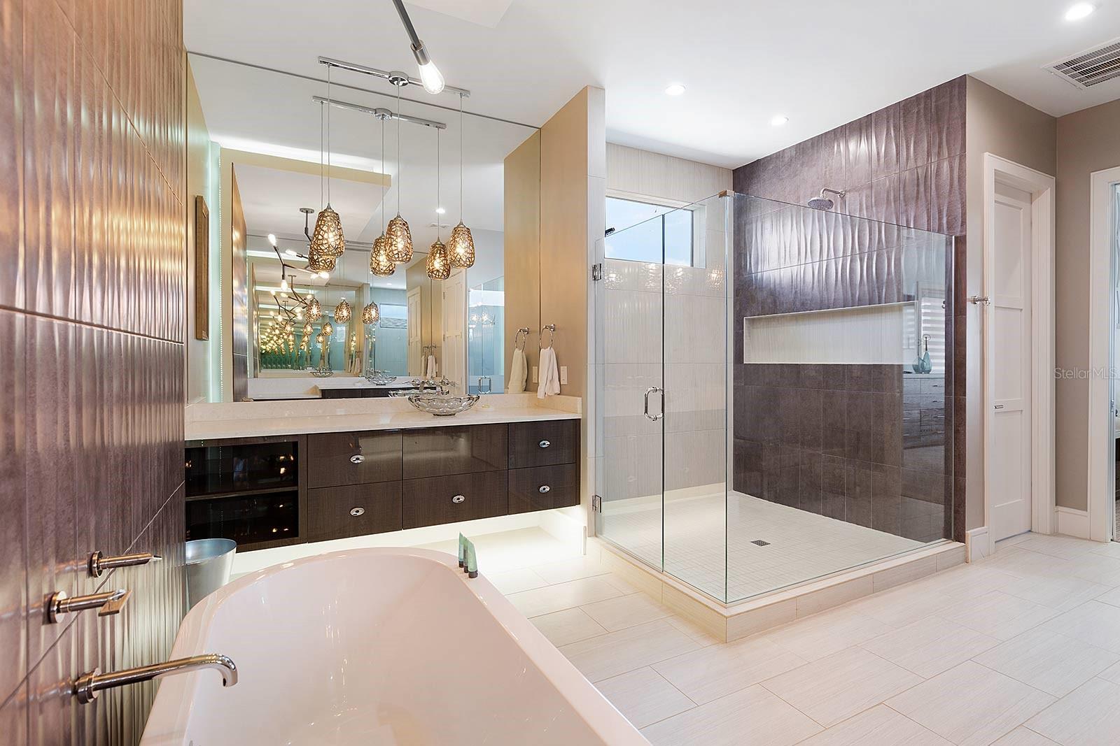 REUNION WEST VLGS NORTH - Residential