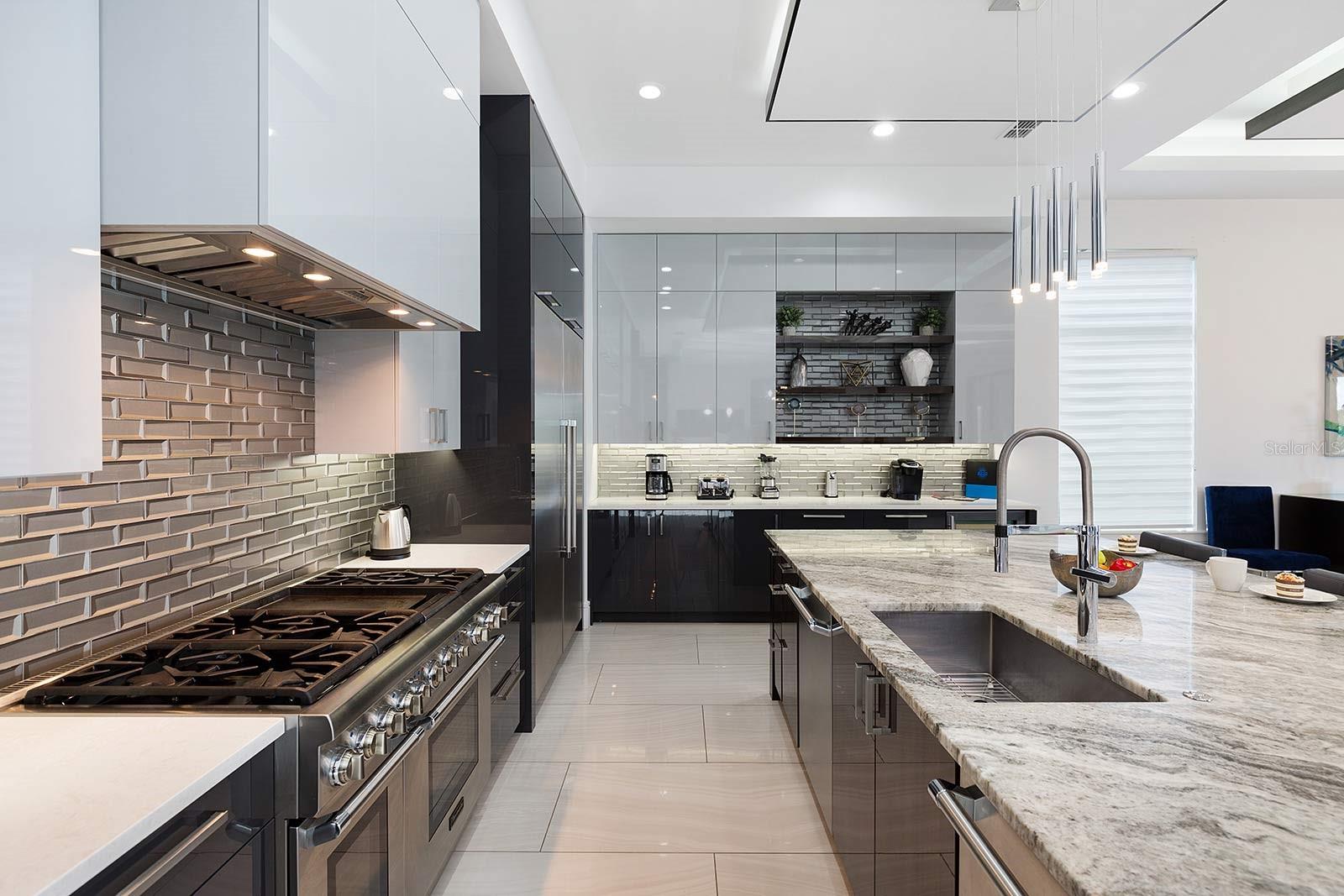 REUNION WEST VLGS NORTH - Residential