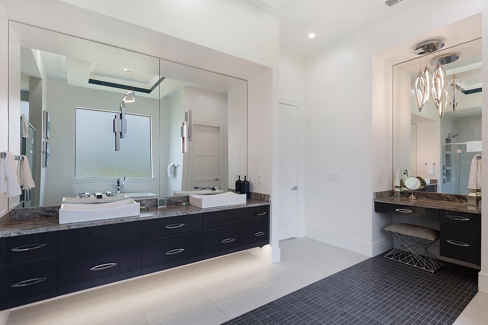 REUNION WEST VLGS NORTH - Residential