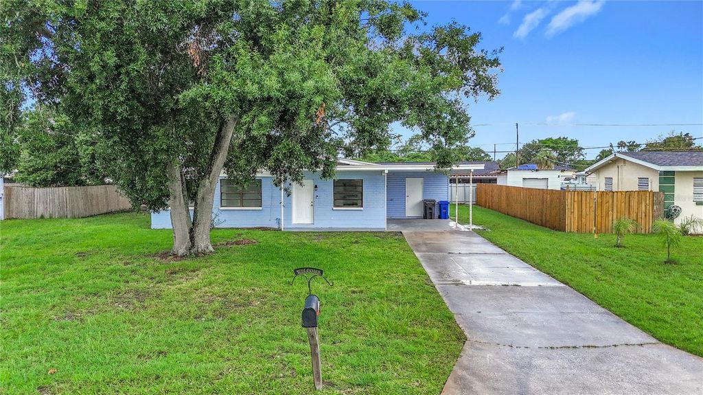 Photo of 6228 Florida Circle W, Apollo Beach, FL 33572 (MLS # TB8403993)