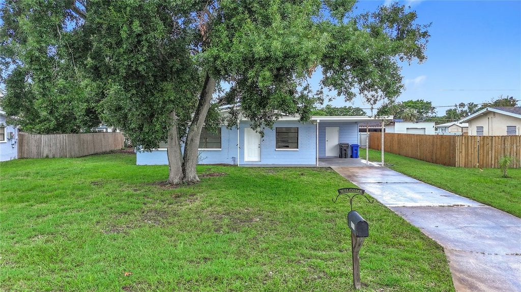 Photo of 6228 Florida Circle W, Apollo Beach, FL 33572 (MLS # TB8403993)