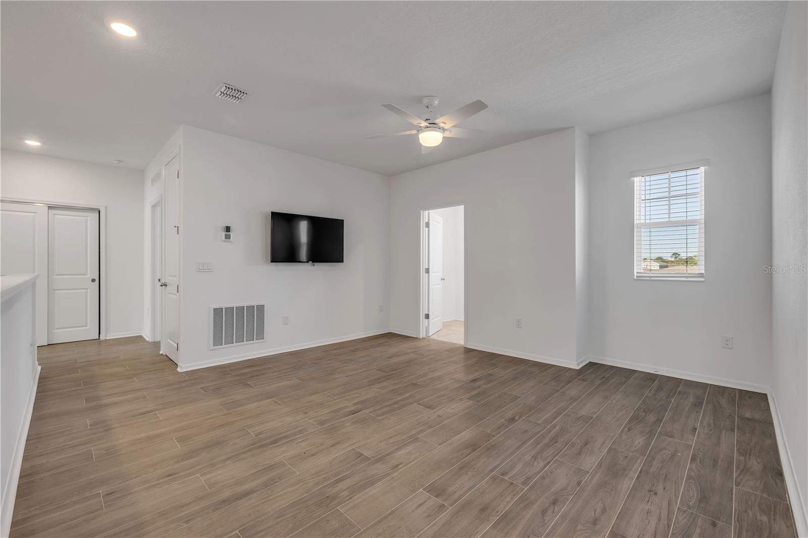 PARKS AT EDGEWATER - Residential