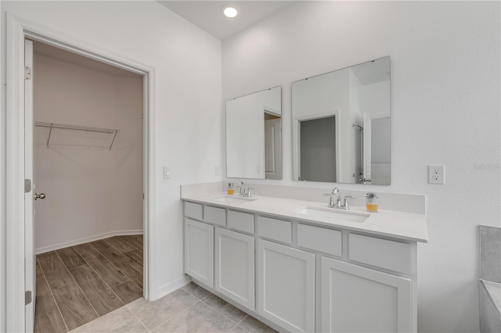 PARKS AT EDGEWATER - Residential