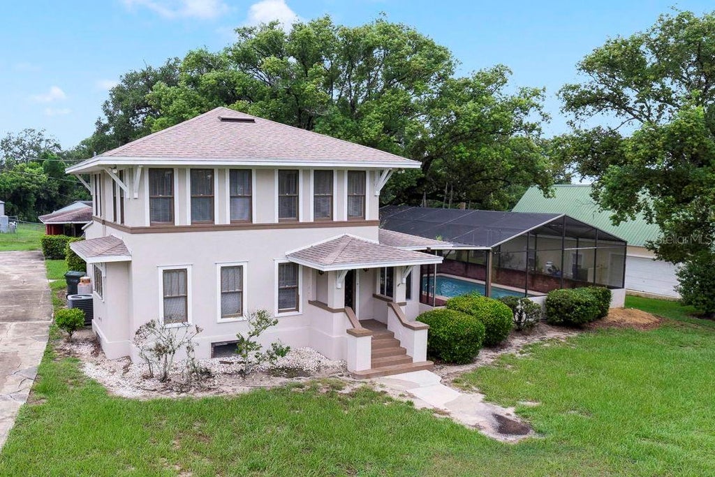 Photo of 530 N Ridge Avenue, Lake Alfred, FL 33850 (MLS # S5154519)