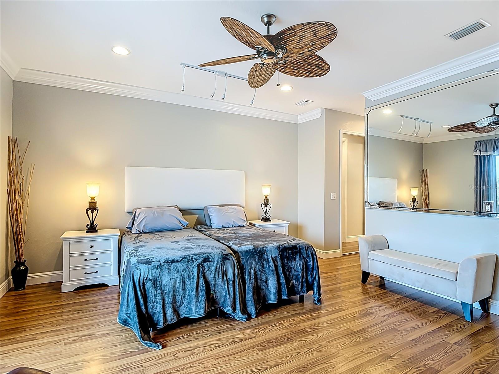 CALIENTE C F K L N G H J - Residential