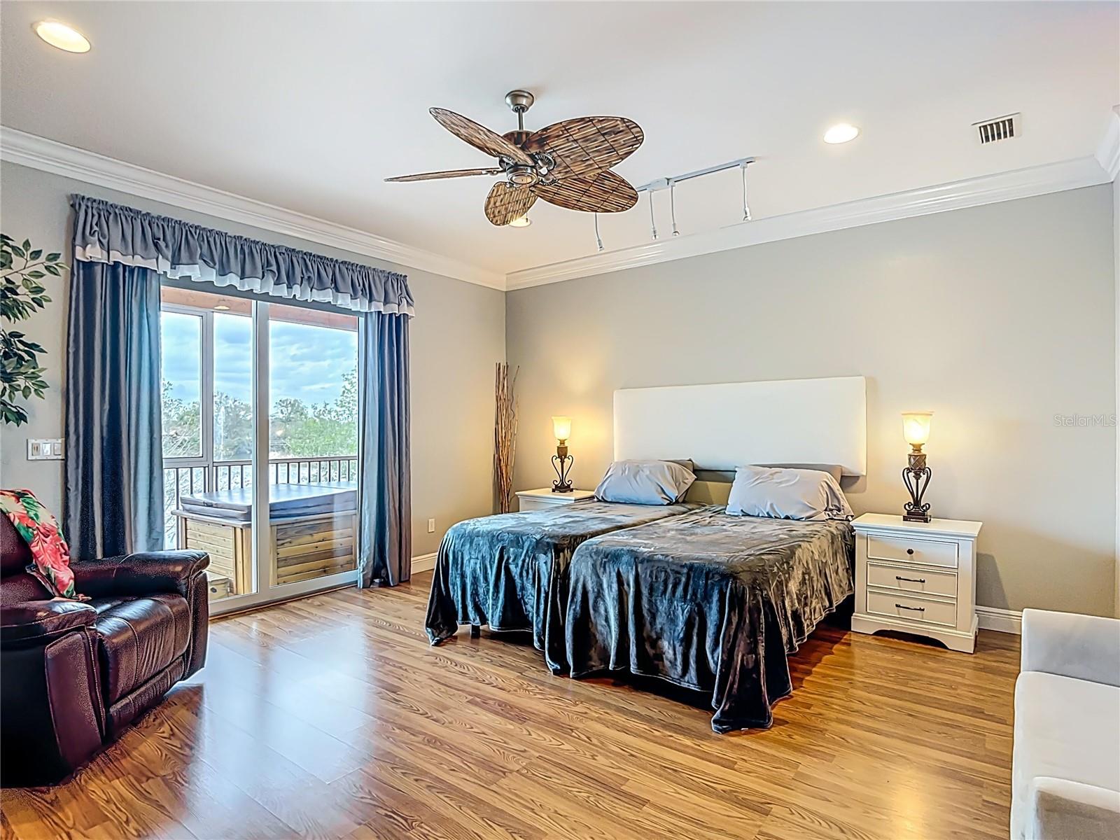 CALIENTE C F K L N G H J - Residential