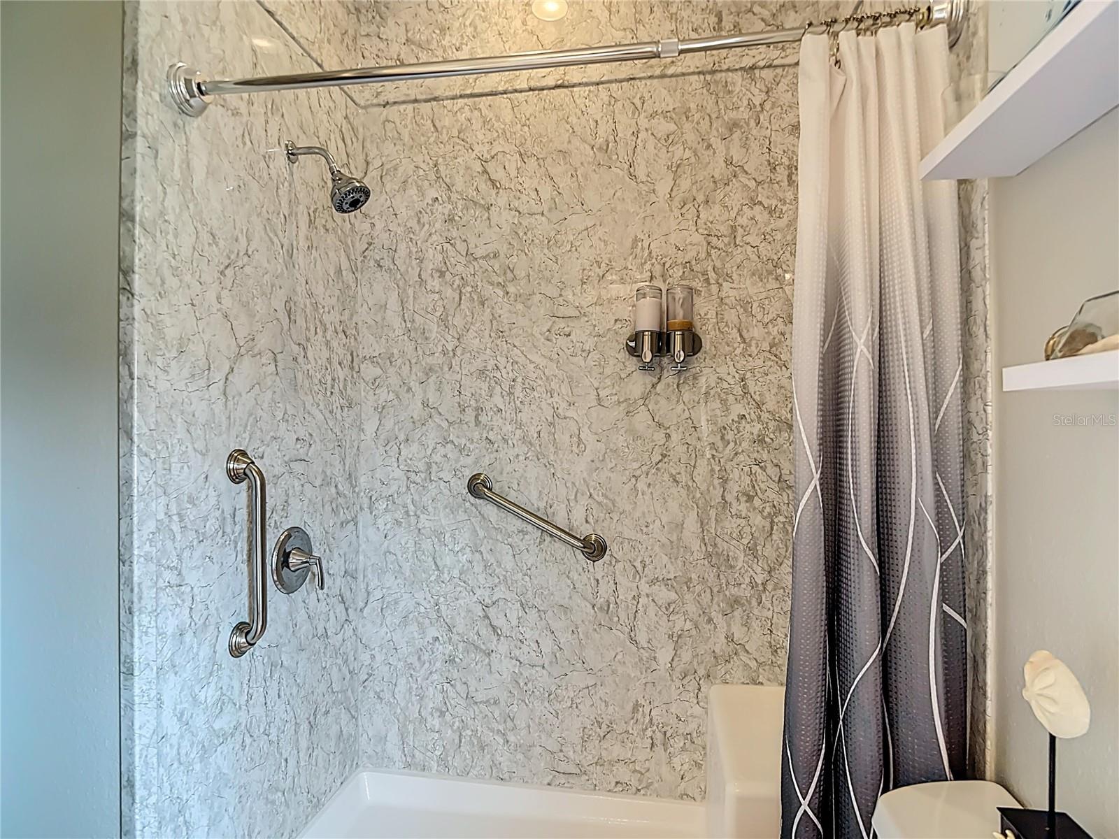 CALIENTE C F K L N G H J - Residential