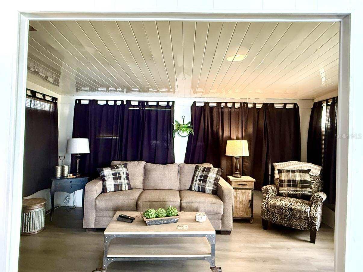 HOLIDAY PARK - Residential