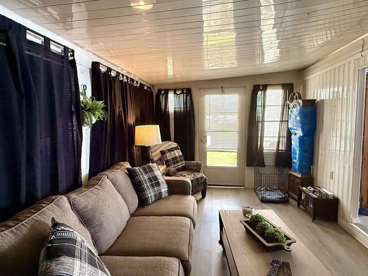 HOLIDAY PARK - Residential