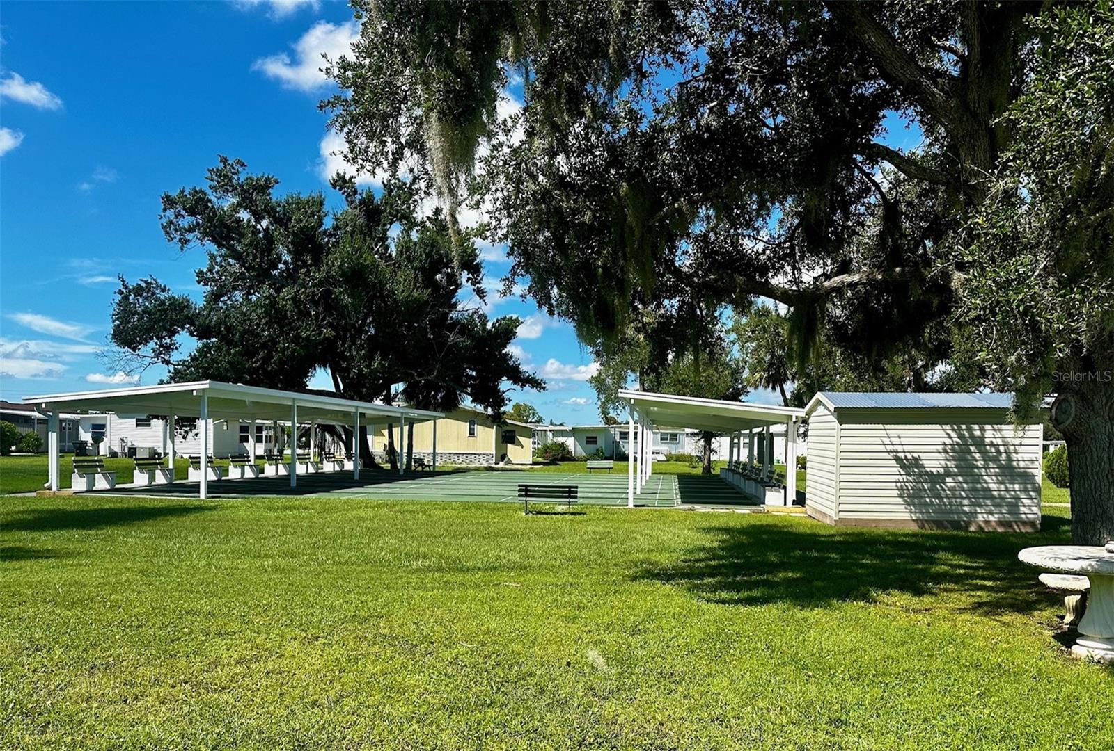 HOLIDAY PARK - Residential
