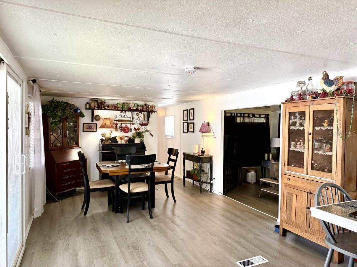 HOLIDAY PARK - Residential