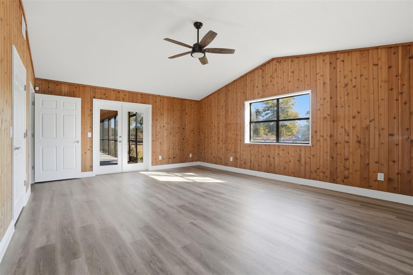 SAND PINE PLACE 5 ACRE DEVELOPMENT - Residential