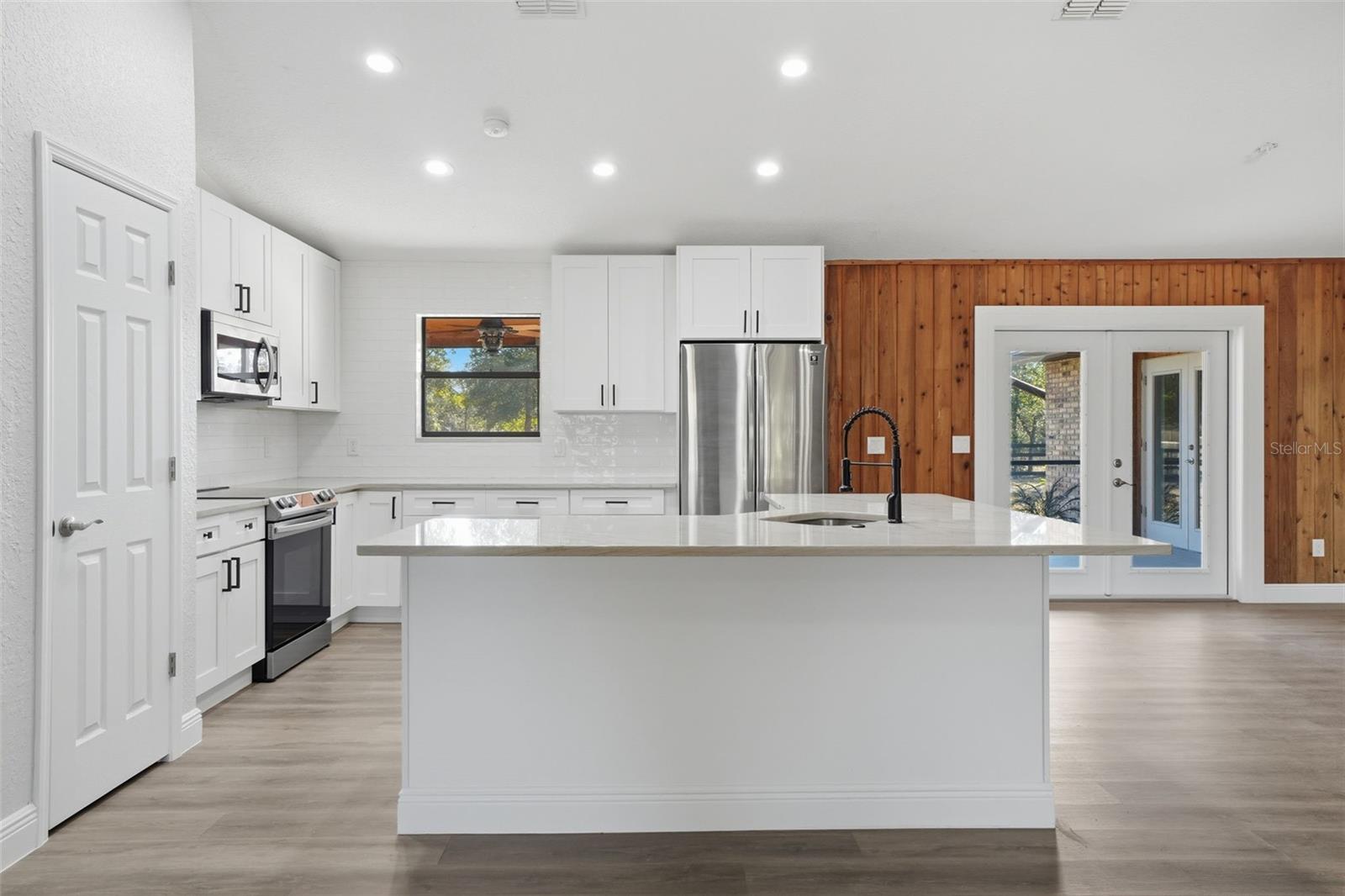 SAND PINE PLACE 5 ACRE DEVELOPMENT - Residential