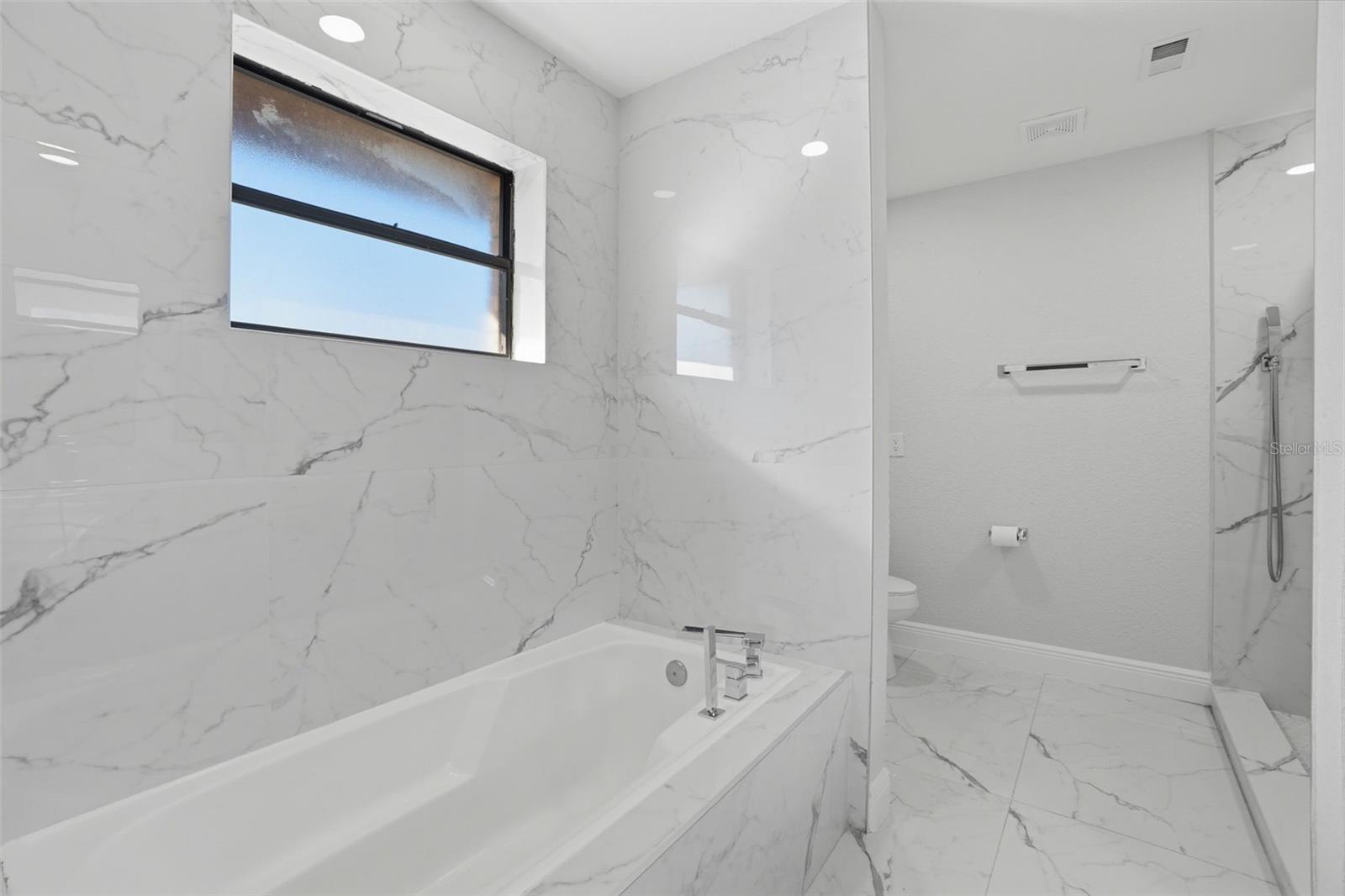 SAND PINE PLACE 5 ACRE DEVELOPMENT - Residential