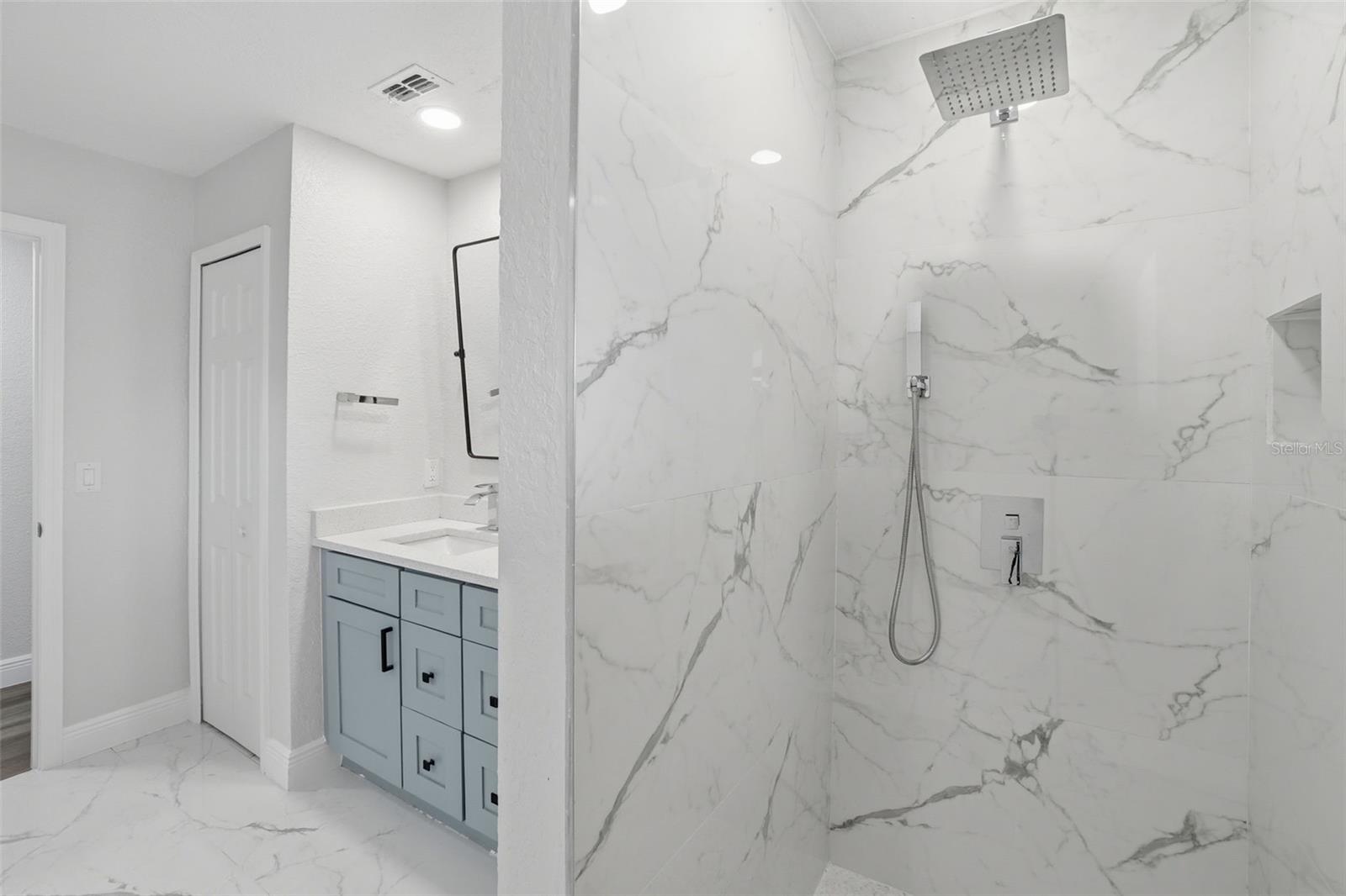 SAND PINE PLACE 5 ACRE DEVELOPMENT - Residential