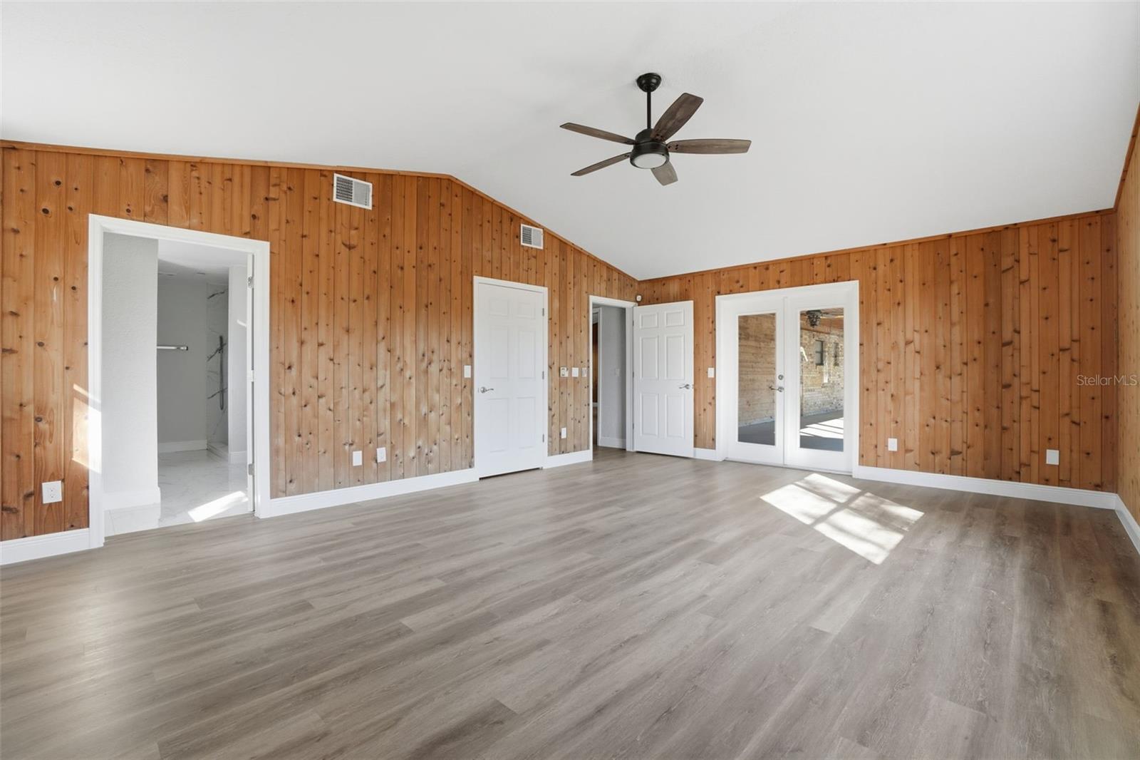 SAND PINE PLACE 5 ACRE DEVELOPMENT - Residential