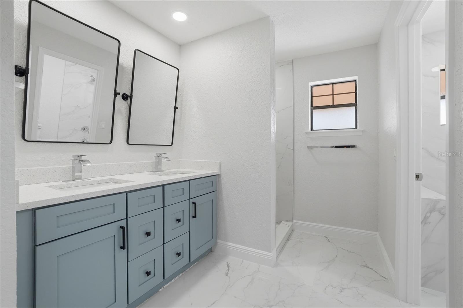 SAND PINE PLACE 5 ACRE DEVELOPMENT - Residential