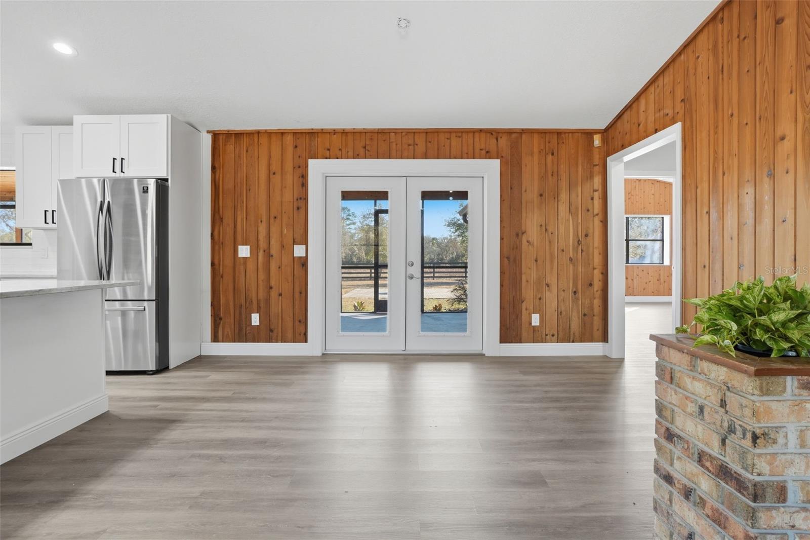 SAND PINE PLACE 5 ACRE DEVELOPMENT - Residential