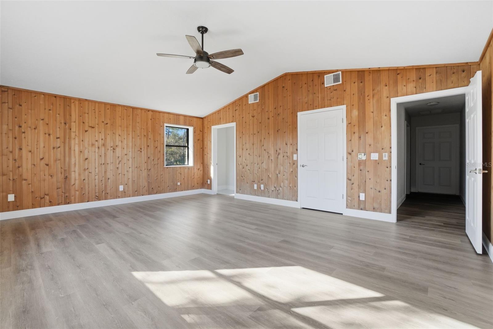 SAND PINE PLACE 5 ACRE DEVELOPMENT - Residential