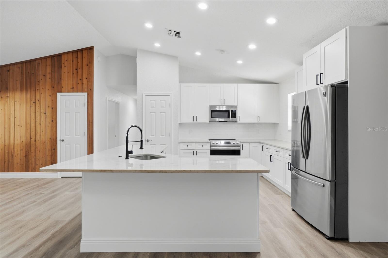 SAND PINE PLACE 5 ACRE DEVELOPMENT - Residential