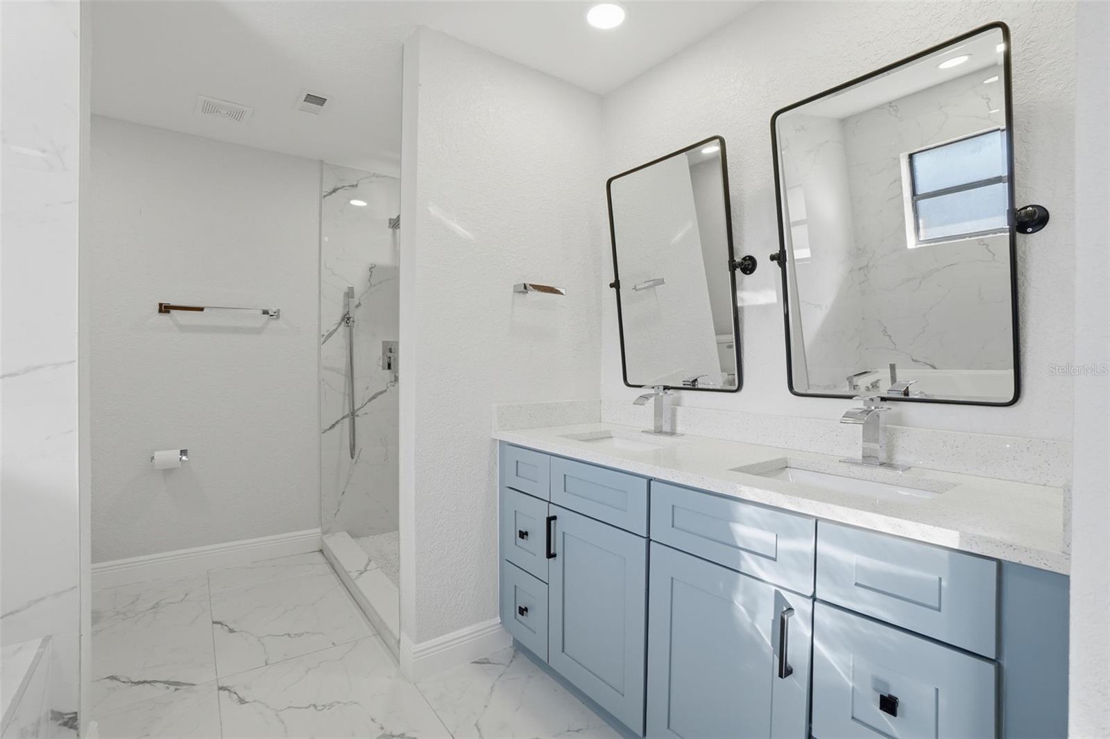 SAND PINE PLACE 5 ACRE DEVELOPMENT - Residential