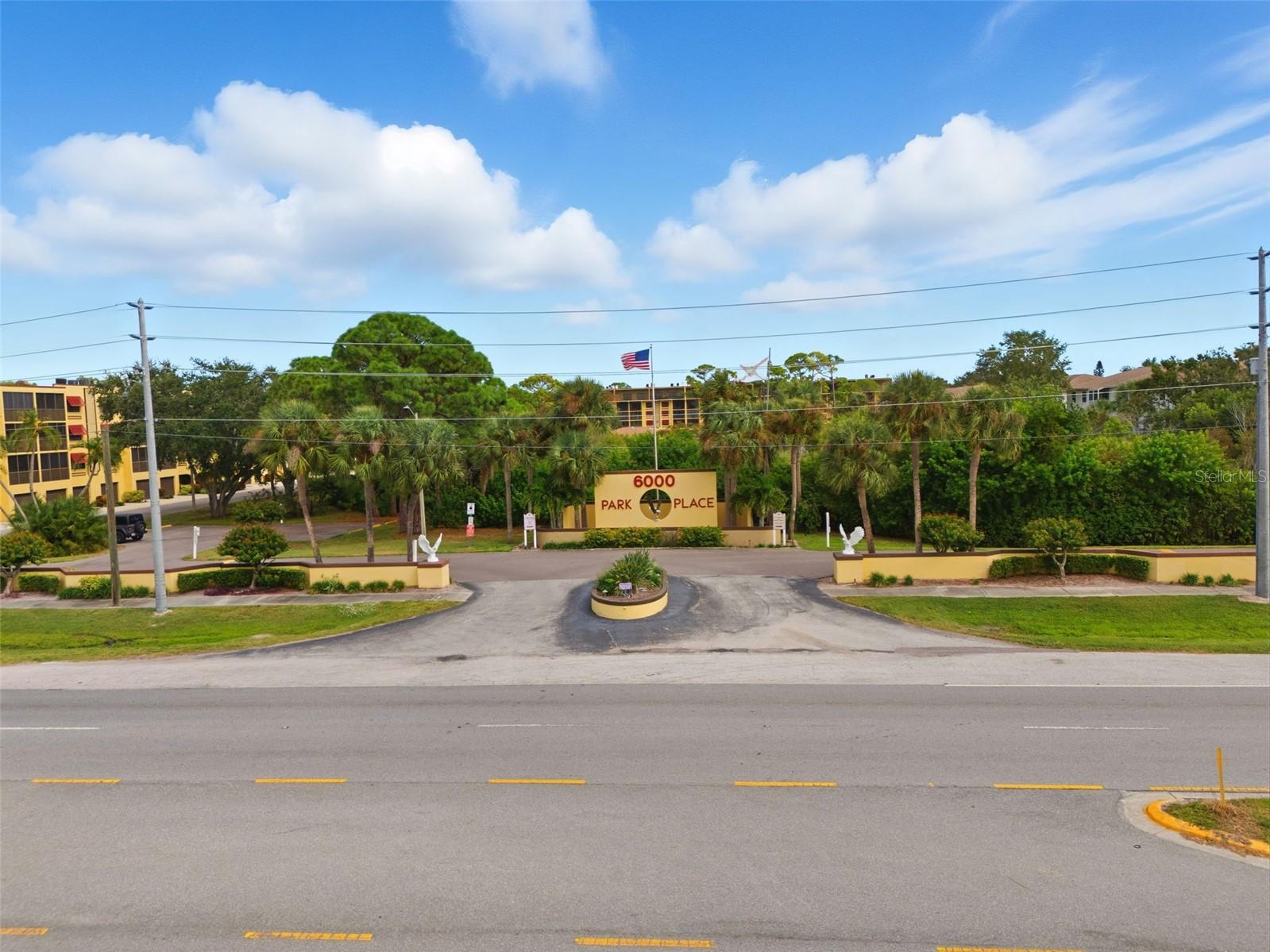 6000 PARK PLACE CONDO - Residential