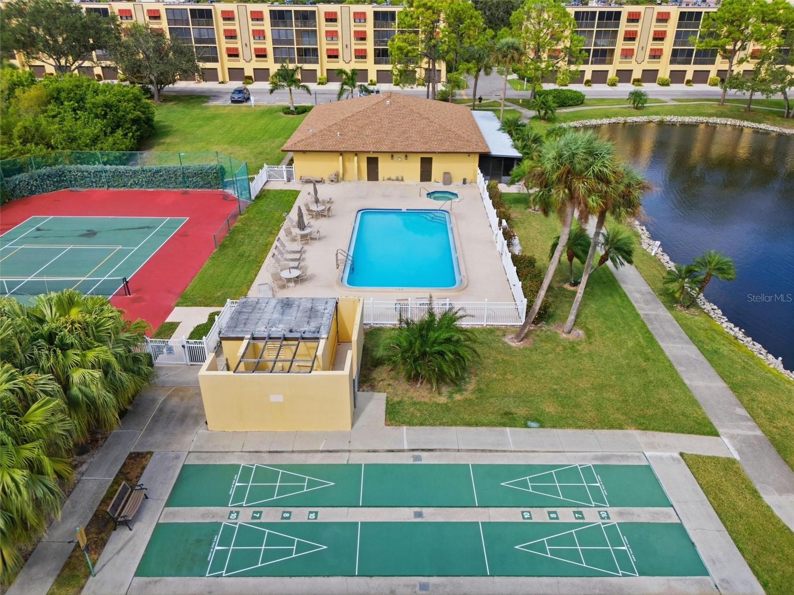 6000 PARK PLACE CONDO - Residential