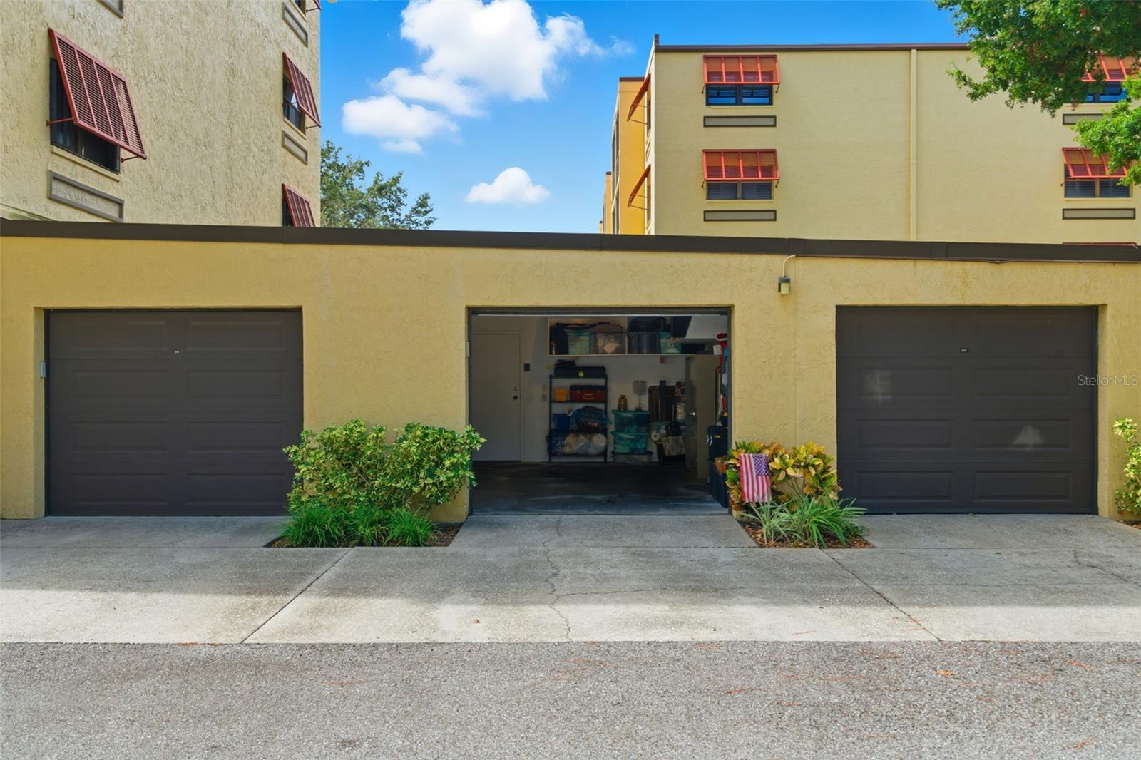 6000 PARK PLACE CONDO - Residential