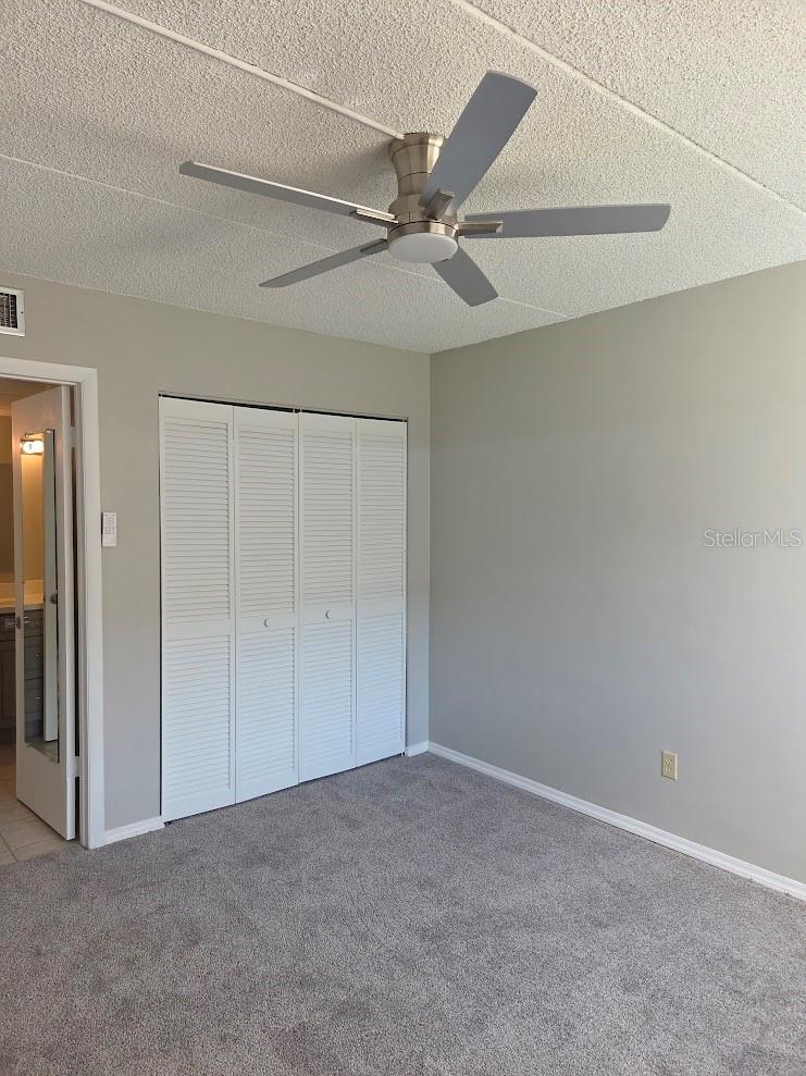 RIVER PLACE 01 HUNDRED CONDO - Residential