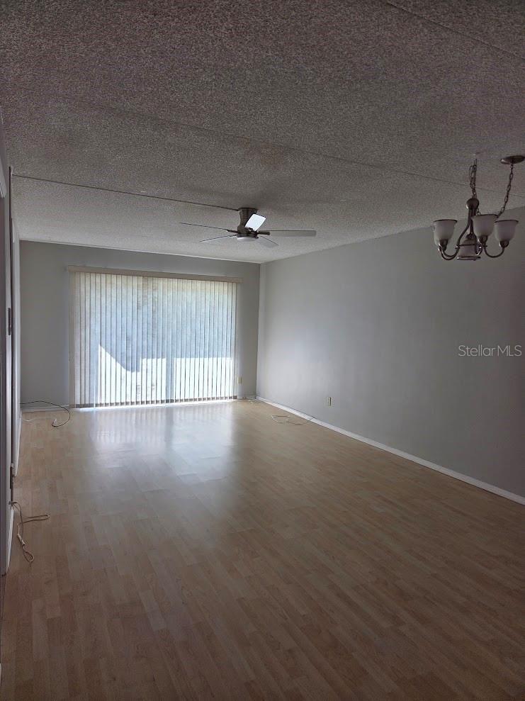 RIVER PLACE 01 HUNDRED CONDO - Residential