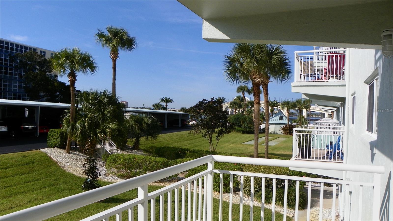 RIVER PLACE 01 HUNDRED CONDO - Residential